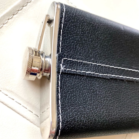 Flask Stainless 6 OZ Party Time Silver Black embellished sparkling - Picture 4 of 8